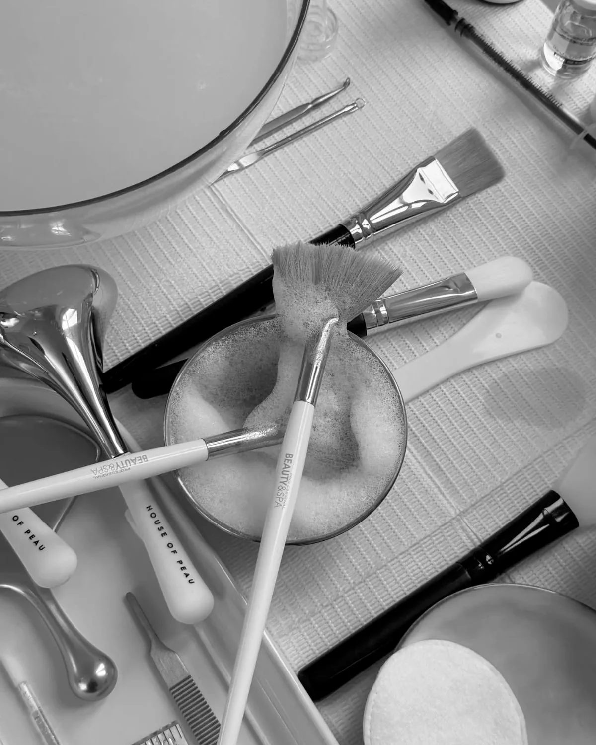 ابزار پاکسازی و فیشیال تخصصی پوست در زر اسکین